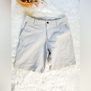 Lululemon men’s tan golf shorts 32